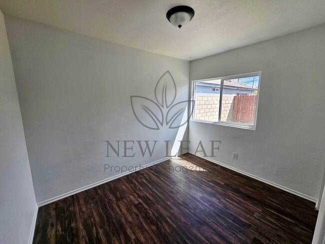 Building Photo - COZY 2BEDROOM IN THE HEART OF SANTA ANA