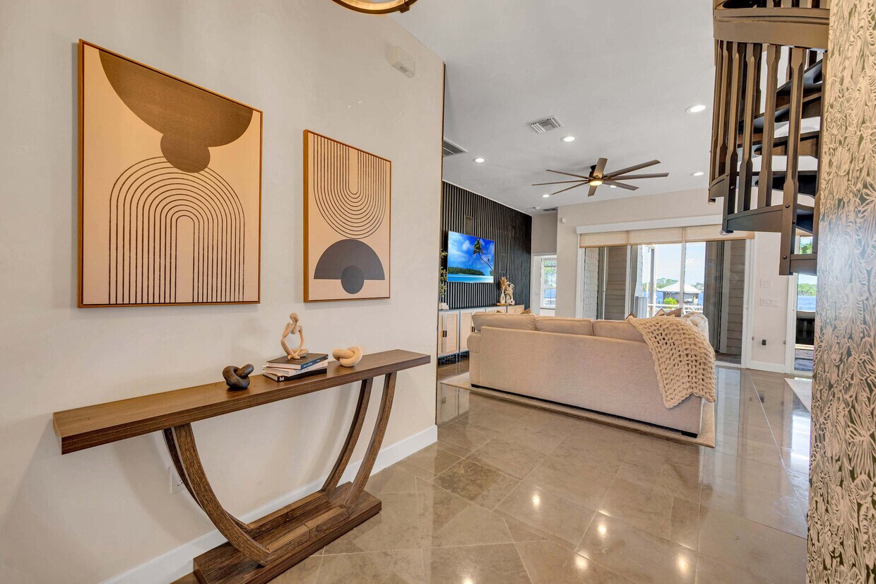 Foto principal - 1028 Lake Carrie Dr