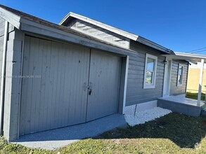 Building Photo - 810 N Combee Rd