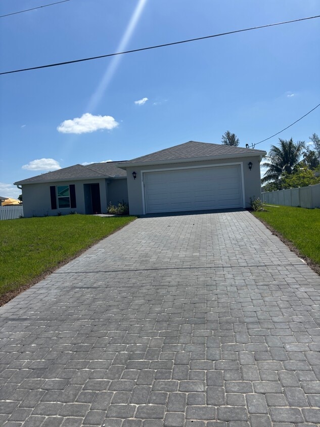 Primary Photo - 1113 NW 21st Ave