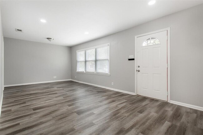 Building Photo - 3718 Highgrove Dr