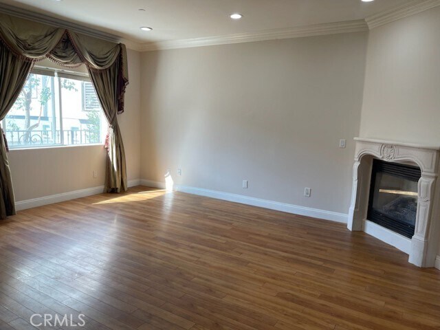 Building Photo - 5255 Hermitage Ave