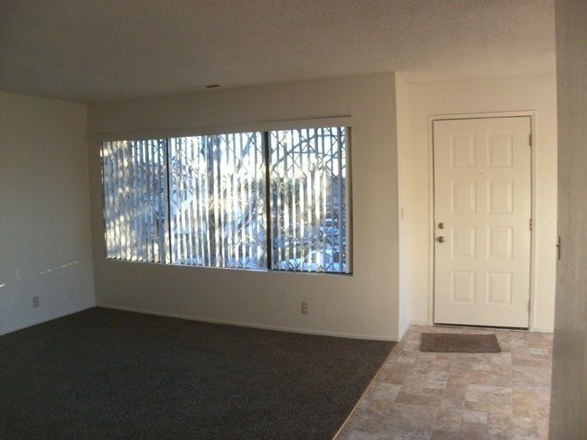 Building Photo - 1180 Lancers Ln