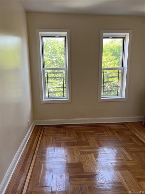 Foto del edificio - 3010 Holland Ave