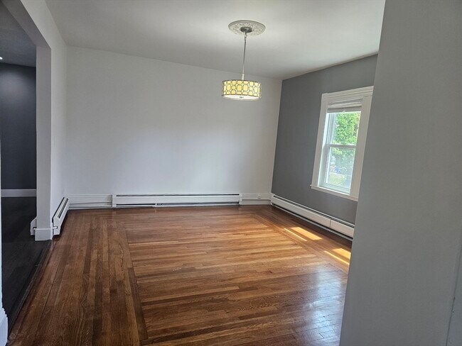 Building Photo - 304 Wood Ave