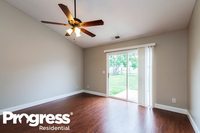 Building Photo - 1084 Meadowbrook Ln SW