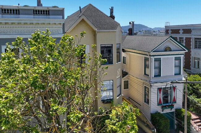 Alternate exterior - 2727 Jackson St