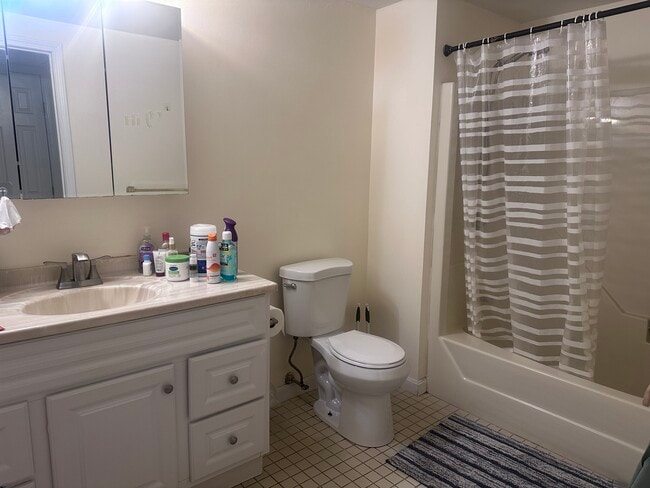 Building Photo - 1 Maude St