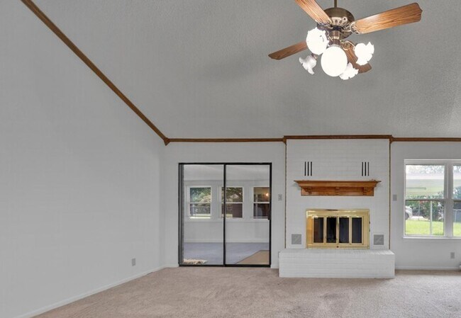 Building Photo - Charming 3-Bed, 2-Bath Home in China Sprin...