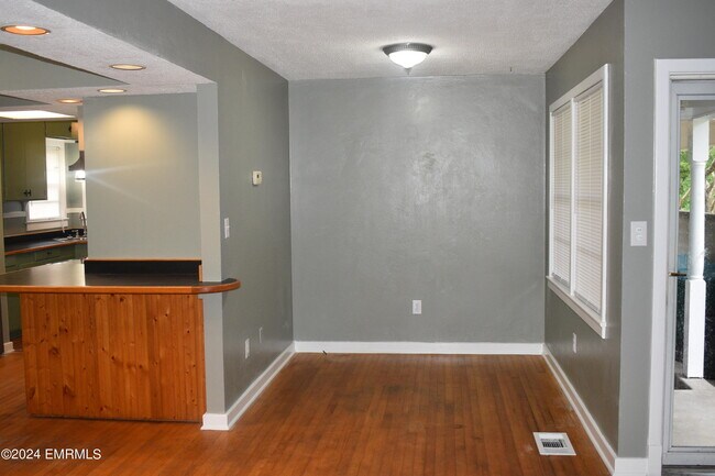 Building Photo - 1441 51st Ave