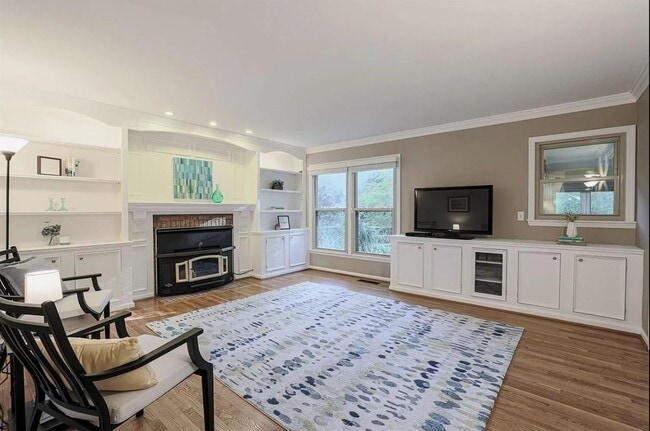 Foto del edificio - 11880 Nathanshill Ln