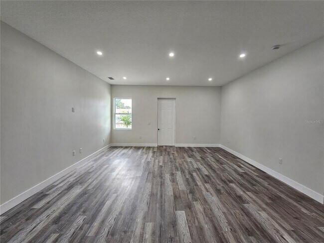 Foto del edificio - 3525 McIntosh Rd