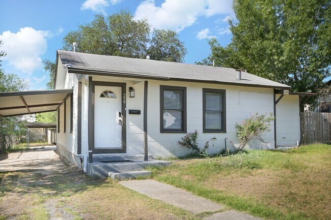 Foto del edificio - UPDATED WILLOW PARK 3-BEDROOM