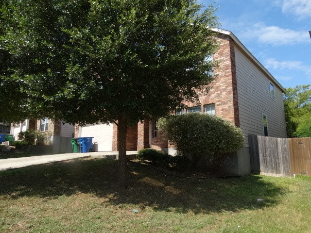 Foto del edificio - 7819 Mainland Woods