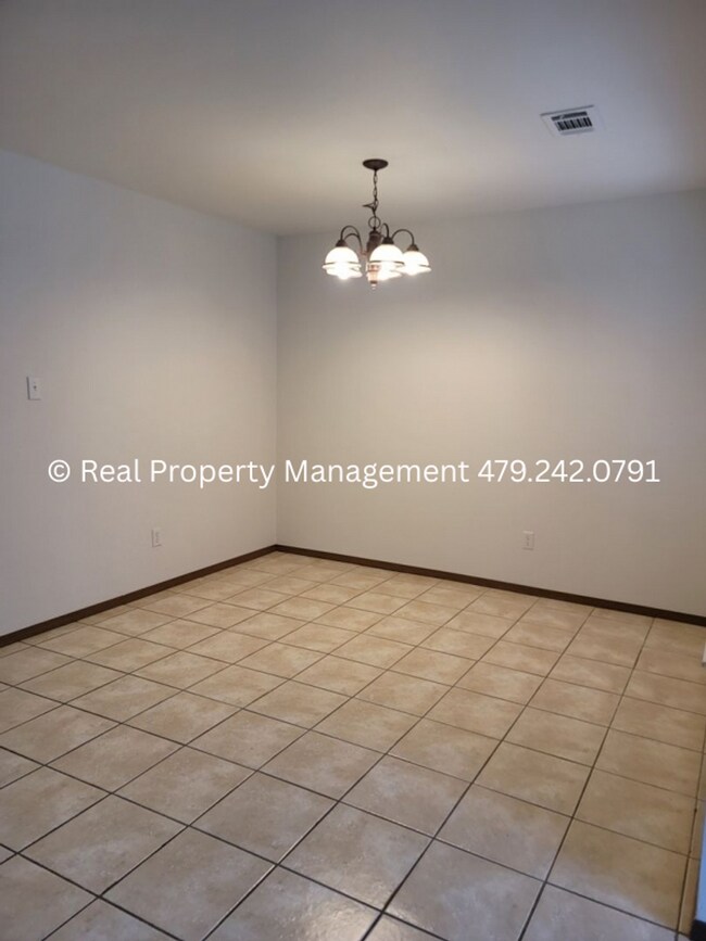 Foto del edificio - Beautiful Duplex for Rent in Van Buren - *...