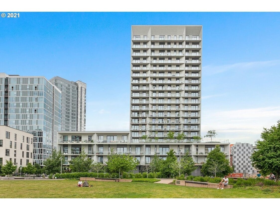 Primary Photo - The Vista - 2 bed/2.5 bath Pearl District Condo w/parking/storage/concierge/most utilities/amenities