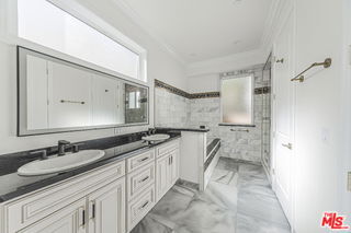 Building Photo - 2017 S Centinela Ave