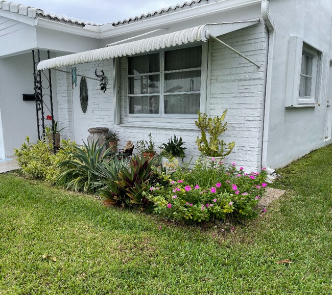 Foto del edificio - 8602 NW 59th St