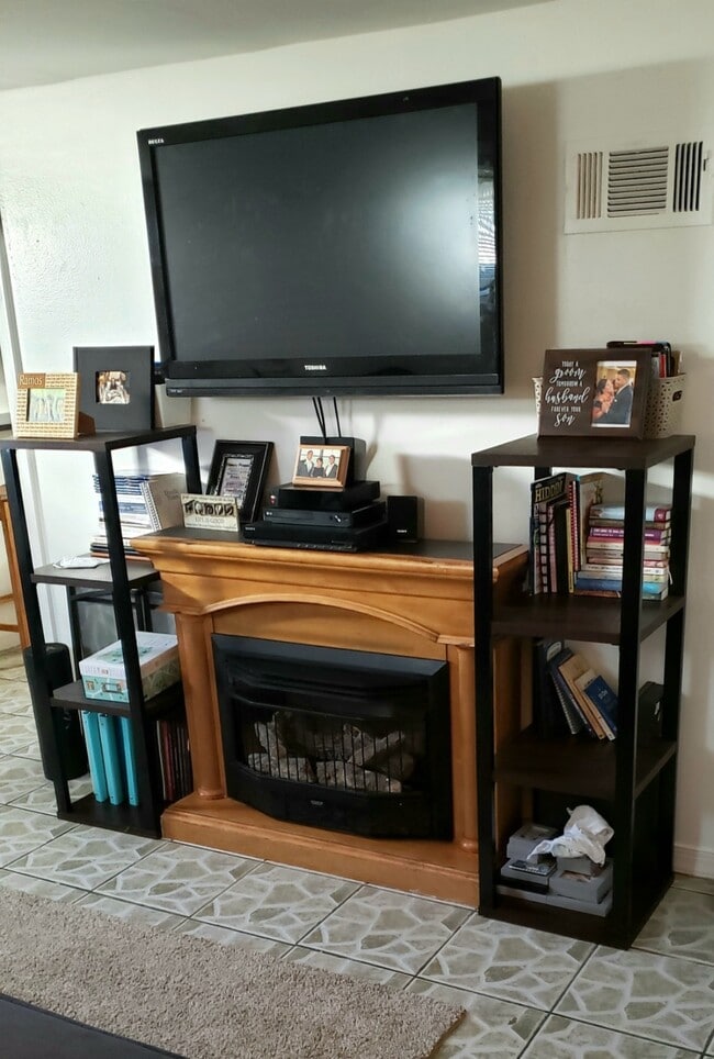Fireplace - 569 Linden Ave