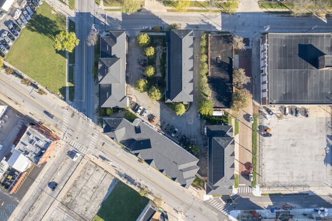 Foto aérea - New Channey Flats Town Homes