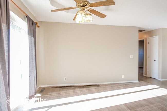 Foto del edificio - 510 Southeast Hills Drive, Nixa, MO, 65714