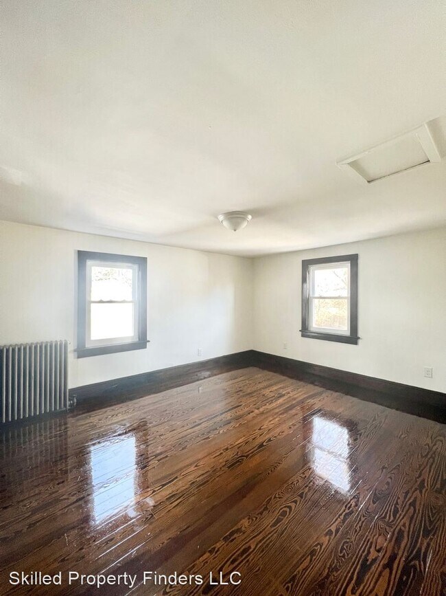 Foto del edificio - 3 br, 2 bath House - 198 Analomink St