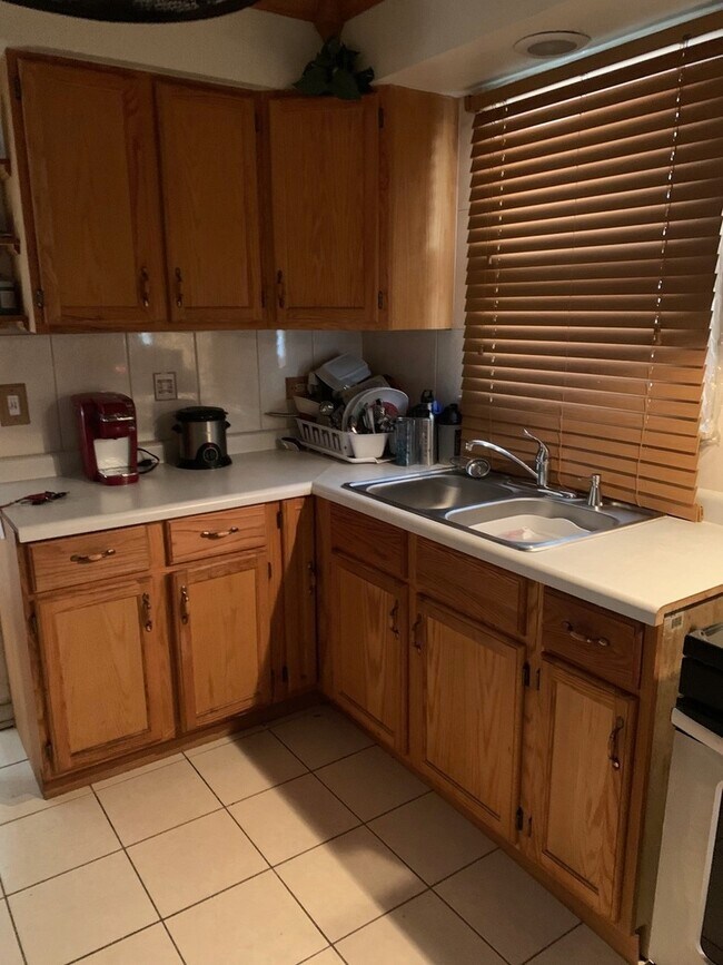 Foto del edificio - 14423 Sanderson Ave