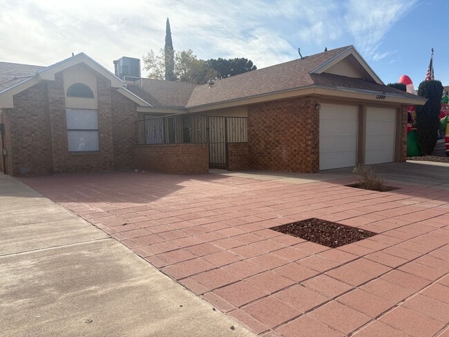 Building Photo - EASTSIDE HOME FOR RENT