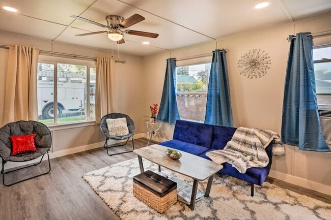 Building Photo - 9590 2nd Ave