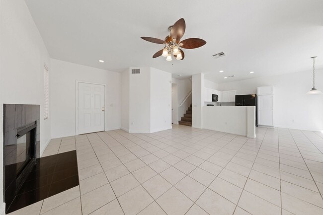Foto del edificio - Charming 3-Bedroom Home in Gated North Las...