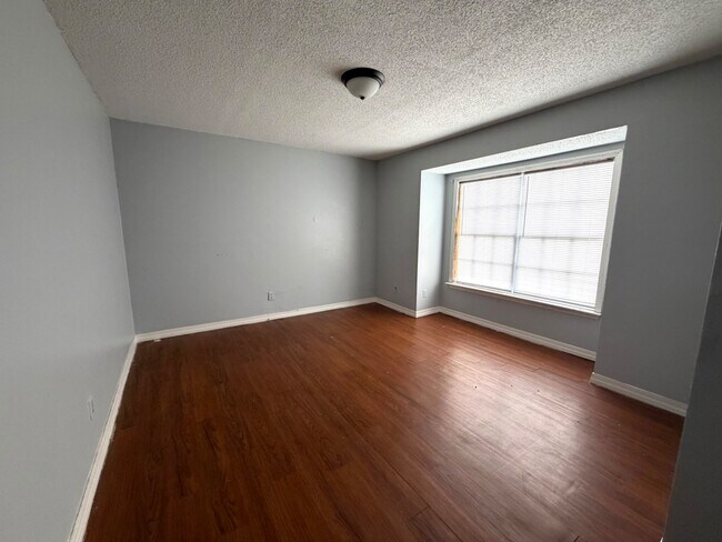 Foto del edificio - 222 Marigny Cir