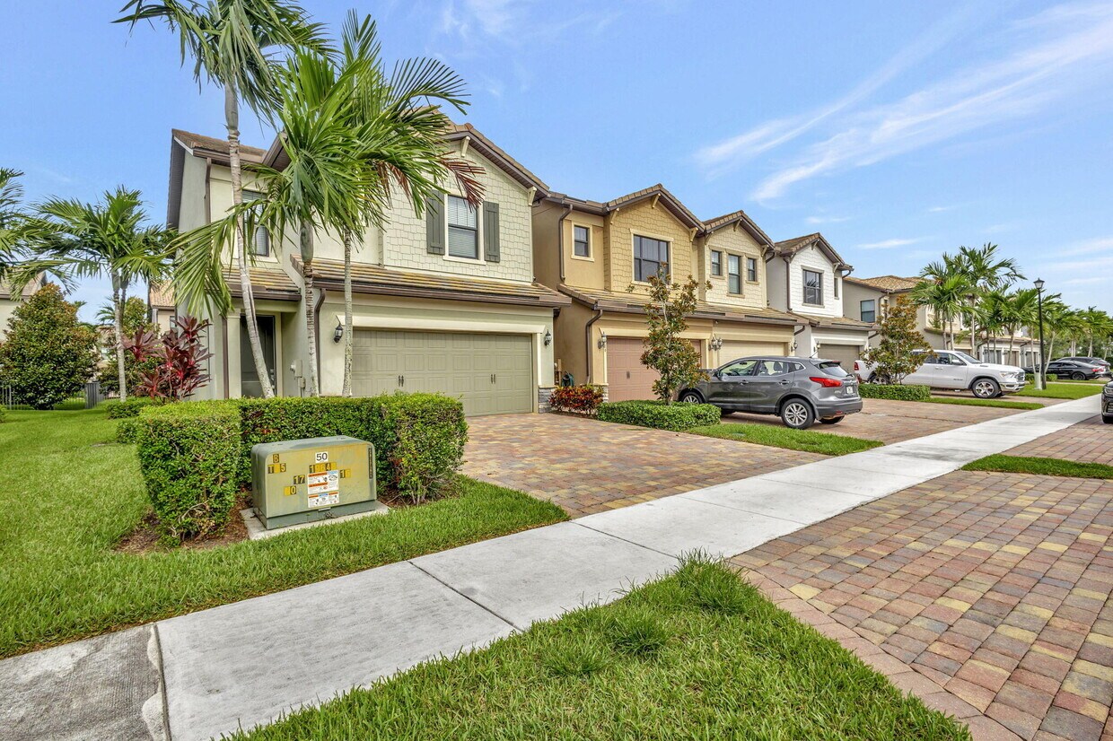 Primary Photo - 4591 San Fratello Cir