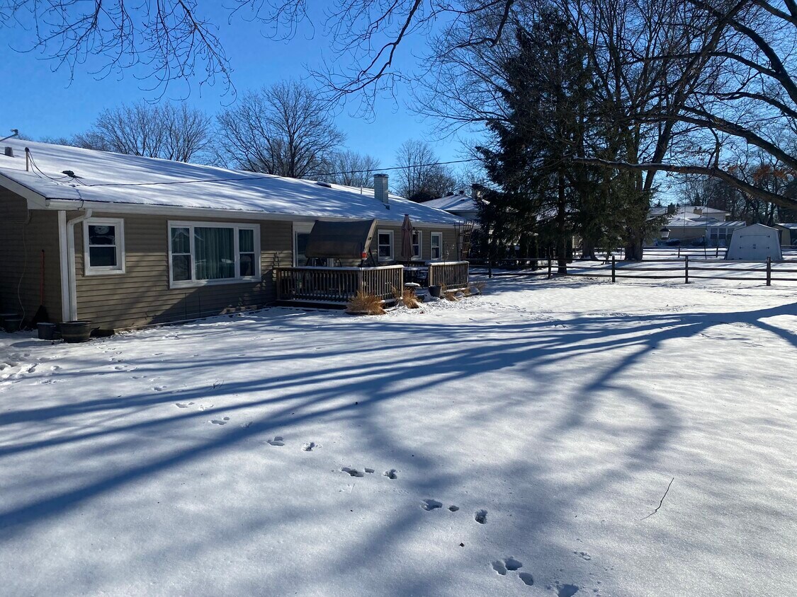 Foto principal - 6706 Bentley Ave