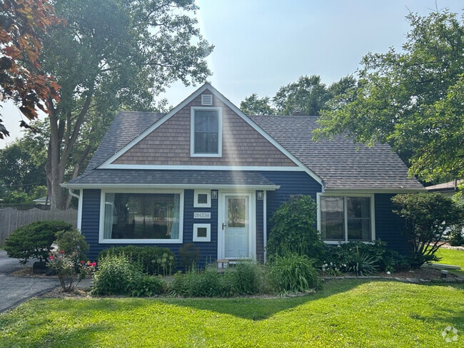 Building Photo - 0n336 Herrick Dr