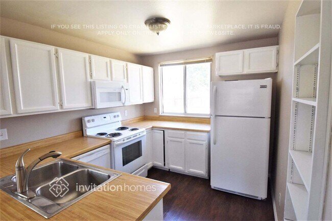 Foto del edificio - 4751 Carson St