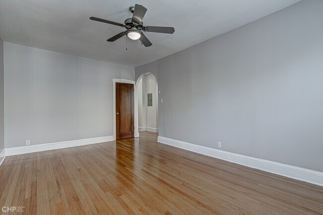 Building Photo - 5458 S Cornell Ave