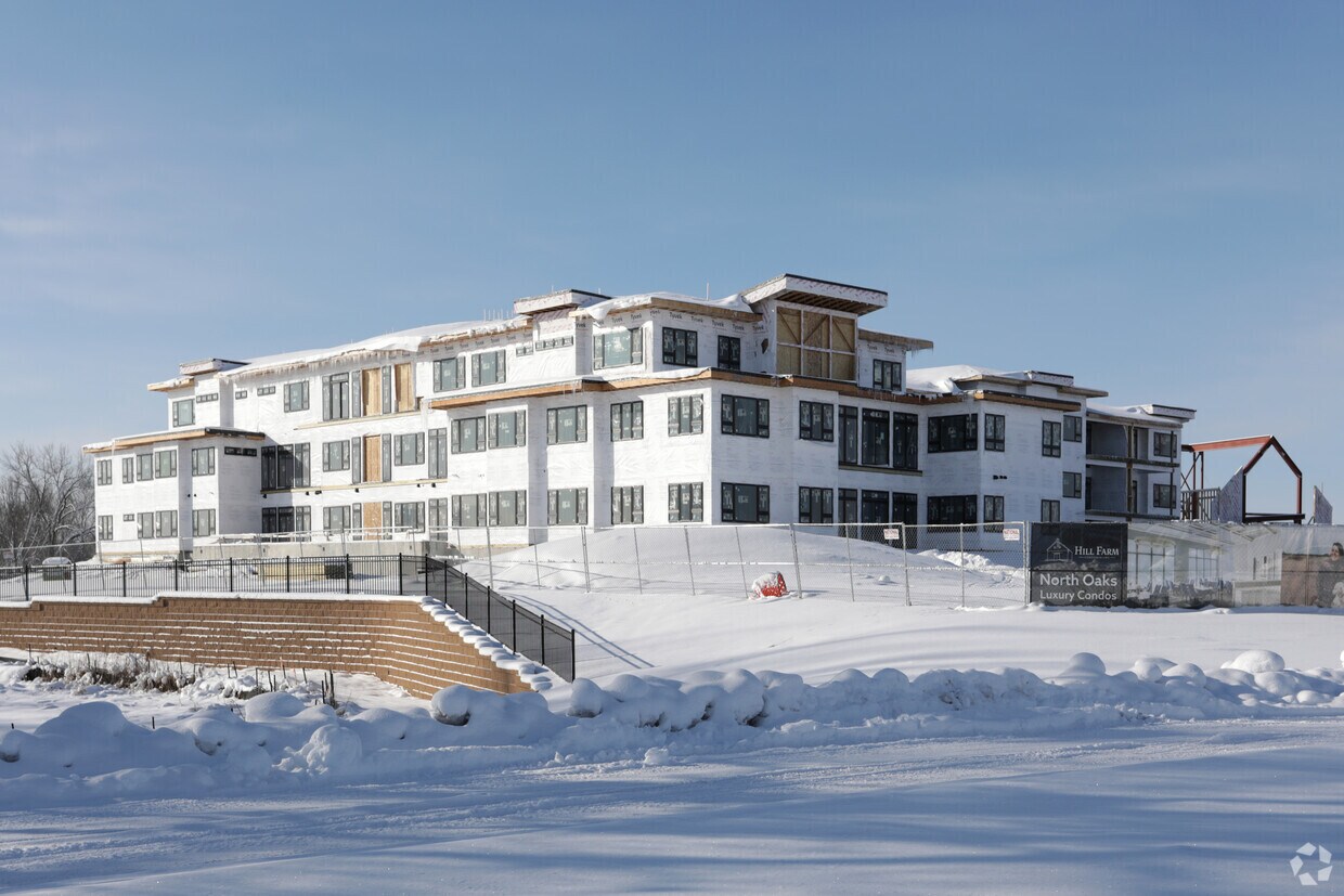Hill Farm Condominiums Apartments in North Oaks, MN