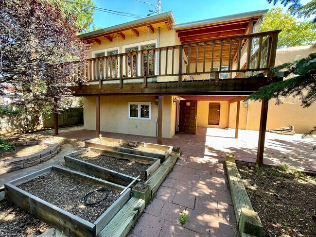 Foto del edificio - 295 Lomita St