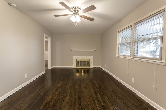Foto del edificio - Gorgeous 3 Bedroom Home located near the new HYVEE!