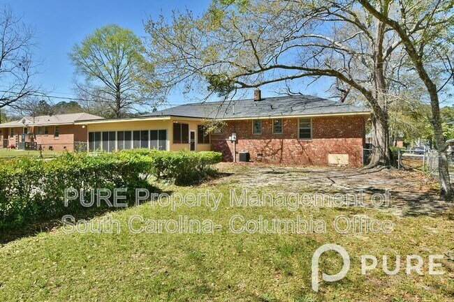 Foto del edificio - 2120 Huffman Dr