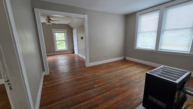Building Photo - 396 Chandler St
