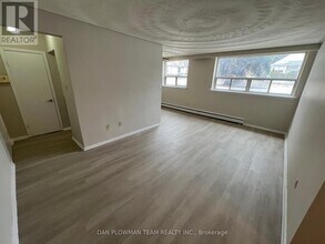 Building Photo - 170-170 Park Rd S