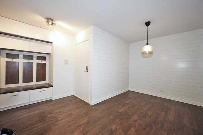 Building Photo - 48 Lambert Dr