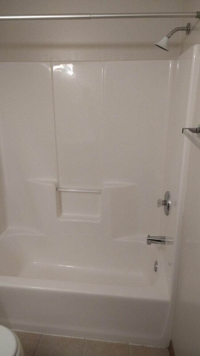 Foto del edificio - 1025 Pine Cone Ln