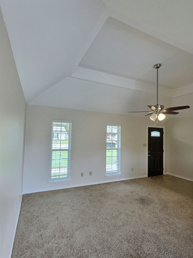 Foto del edificio - 3 BD 2 BA Home in Ocean Springs School District