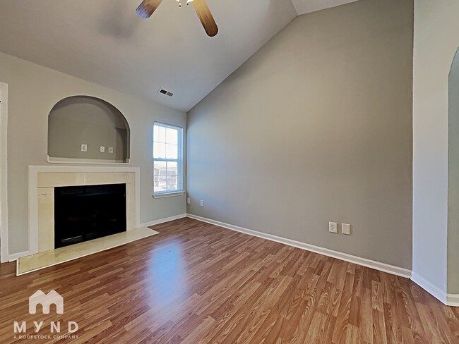 Building Photo - 6012 Bradford Ct