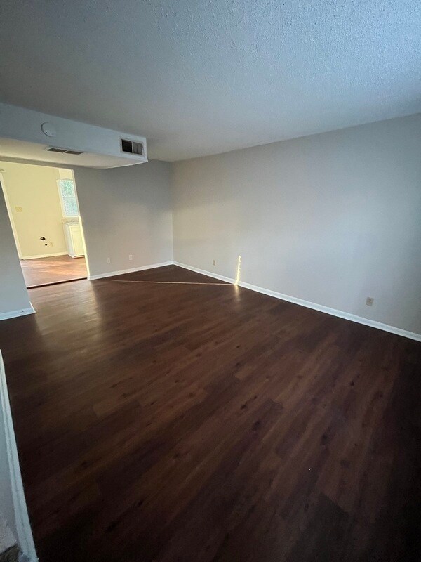 Foto del edificio - 1446 Nottingham Rd