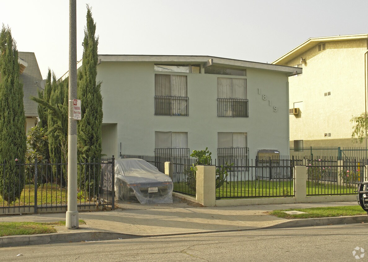 Foto del edificio - 1819 S Van Ness Ave