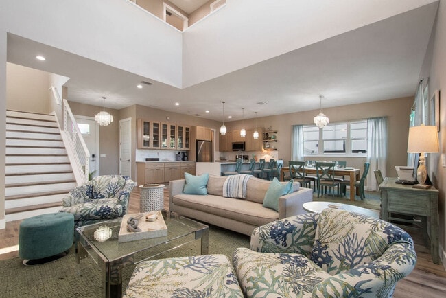 Building Photo - 901 30th Ct E