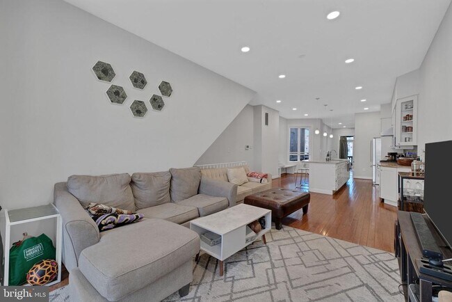 Foto del edificio - 1203 Girard St NW
